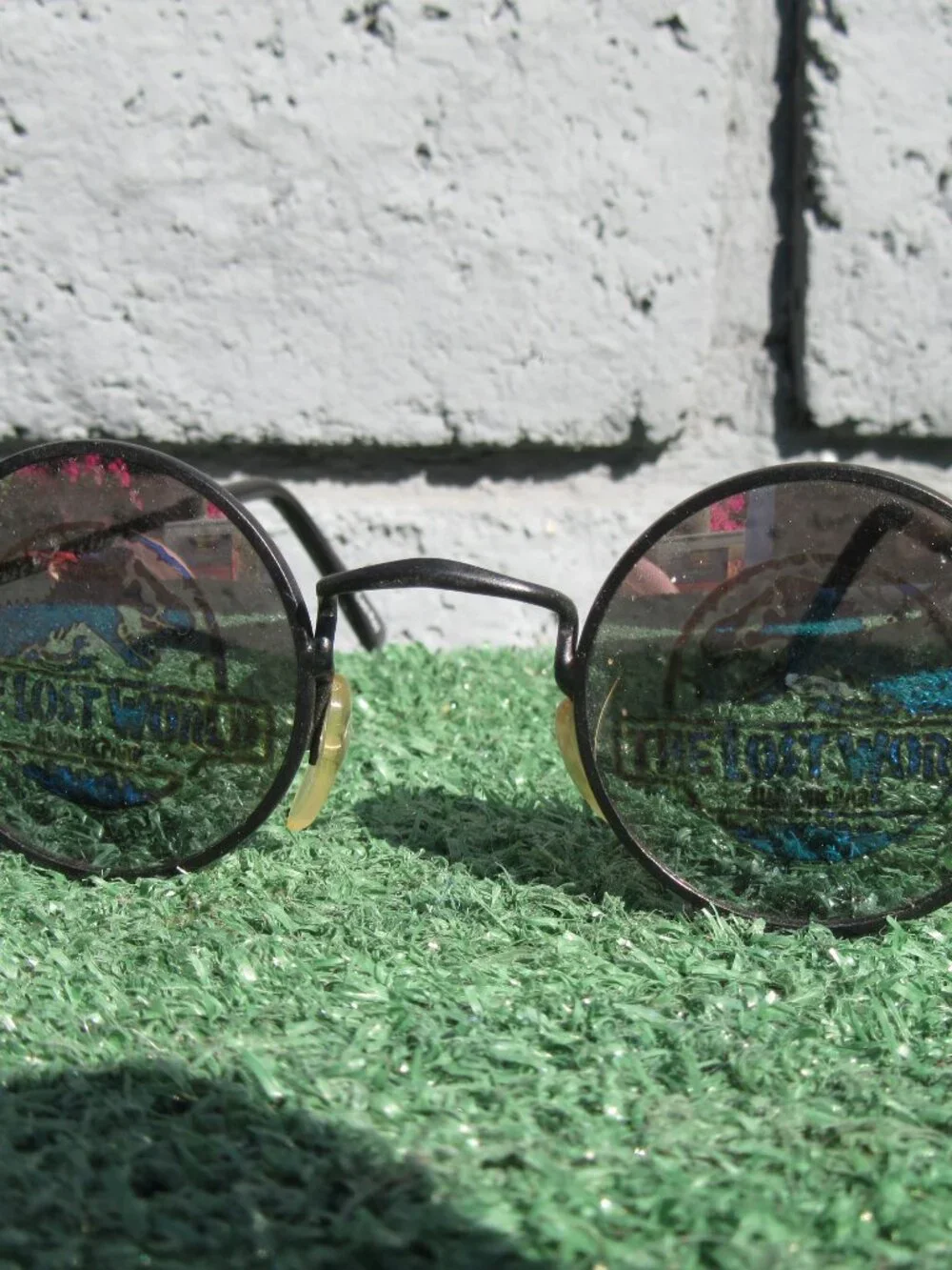 Vintage 1997 Jurassic Park The Lost World Youth Sunglasses Amblin Hologram